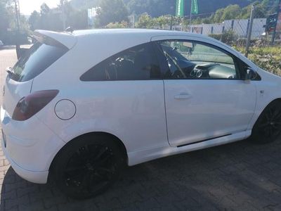 Weiß Gebraucht 2009 Opel Corsa Edition Kleinwagen | 3.200 € (Fairer Preis)