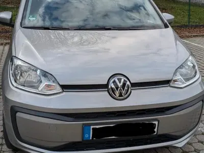 Usado VW up! 60 CV (44 kW) 2018 Gris Utilitario