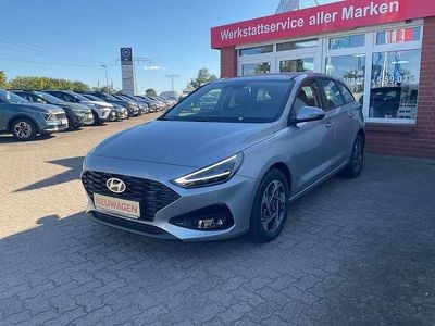 Neu Hyundai i30 Edition 101 PS (74 kW) 2025 Shimmeringsilver Kombi