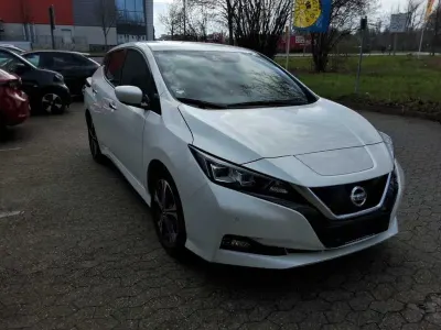 Gebraucht Nissan Leaf N-Connecta 110 kW (150 PS) 2021 Weiß Kleinwagen