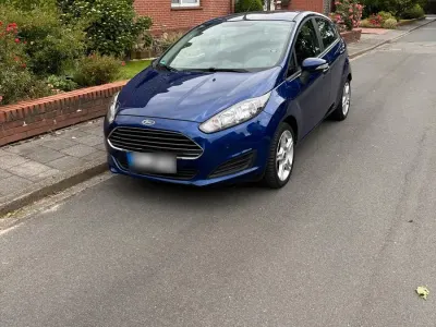 Gebraucht Ford Fiesta Titanium 88 PS (64 kW) 2013 Blau Limousine