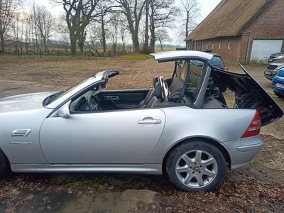 Silber Gebraucht 2004 Mercedes SLK200 Cabrio | 2.550 €