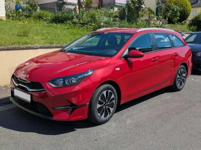 Gebraucht Kia Ceed Sportswagon Vision 140 PS (102 kW) 2024 Rot Kombi