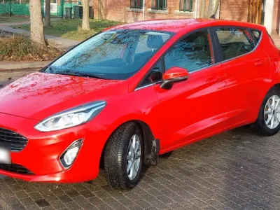 Begagnad Ford Fiesta Titanium 86 HK (63 kW) 2021 Röd Halvkombi