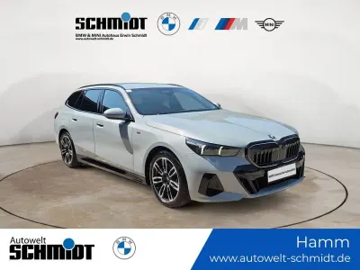 Gebraucht BMW 520 M Sport 197 PS (144 kW) 2025 Grau Kombi
