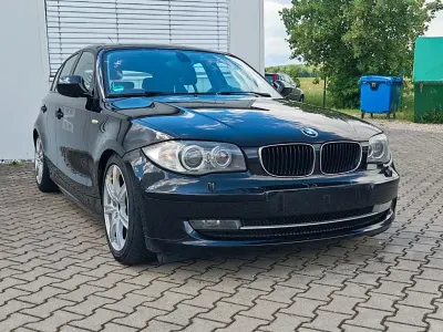 Gebraucht BMW 123 Sport Line 204 PS (150 kW) 2011 Schwarz Kleinwagen
