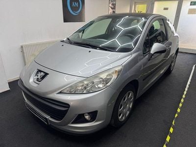 Gebraucht Peugeot 207 Premium 95 PS (69 kW) 2012 Silber Limousine