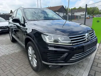 Gebraucht VW Touareg R-line 204 PS (150 kW) 2016 Deep black perleffekt SUV