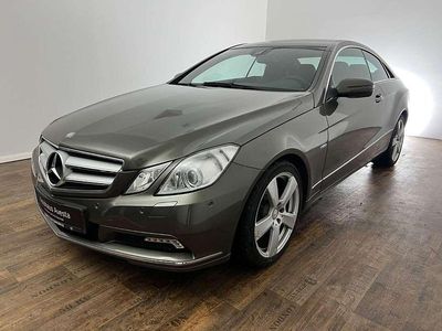 Gebraucht Mercedes E250 204 PS (150 kW) 2010 Grün Coupé