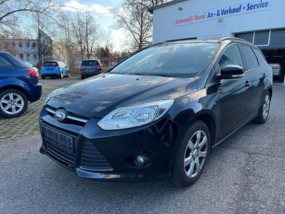 Gebraucht Ford Focus Trend 125 PS (91 kW) 2011 Pantherschwarz metallic Kombi