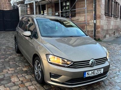 Gold Gebraucht 2017 VW Golf Sportsvan Sound Van / Kleinbus | 11.900 € (Guter Preis)