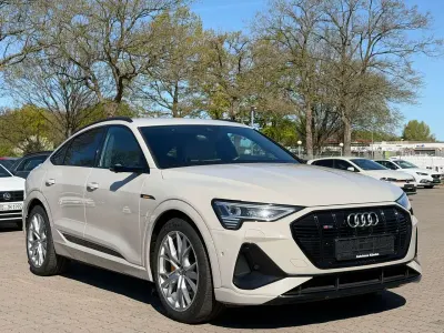 Usata Audi e-tron S-Line 230 kW (313 CV) 2020 Beige SUV