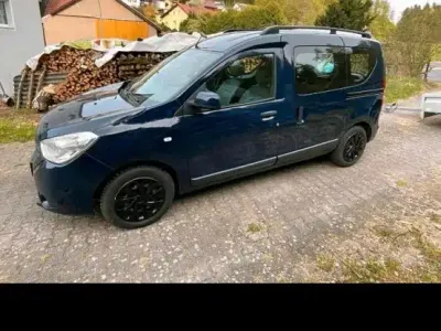 Gebraucht Dacia Dokker 106 PS (77 kW) 2017 Blau Van / Kleinbus