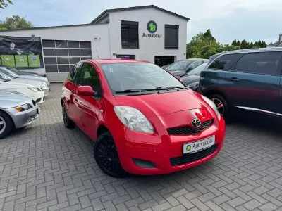 Gebraucht Toyota Yaris Cool 69 PS (50 kW) 2010 Rot Kleinwagen