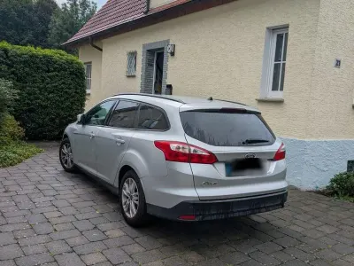 Gebraucht Ford Focus Trend 105 PS (77 kW) 2011 Silber Kombi