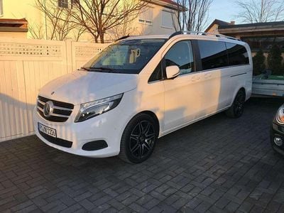 Weiß Gebraucht 2019 Mercedes V220 Avantgarde Van / Kleinbus | 39.999 € (Guter Preis)
