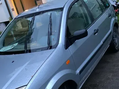 Gebraucht Ford Fusion 140 PS (102 kW) 2004 Silber Kleinwagen