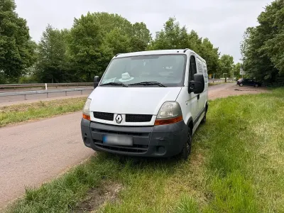 Używany Renault Master 82 KM (60 kW) 2005 Biały Minivan
