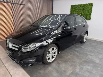 Gebraucht Mercedes B180 122 PS (89 kW) 2017 Schwarz Kleinwagen
