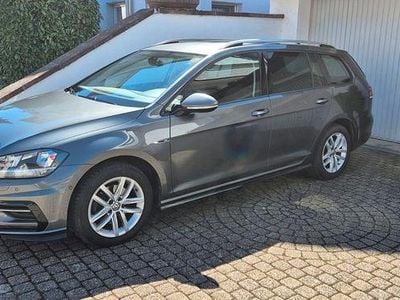 Gebraucht VW Golf VII Comfortline 150 PS (110 kW) 2019 Grau Kombi