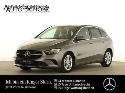 Grau Gebraucht 2024 Mercedes B200 Progressive Van / Kleinbus | 28.798 € (Guter Preis)