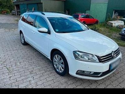 Weiß Gebraucht 2014 VW Passat Kombi | 7.490 € (Guter Preis)