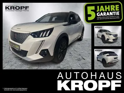 Gebraucht Peugeot e-2008 GT 100 kW (136 PS) 2023 Lack weiss perlglänzend/typ au SUV