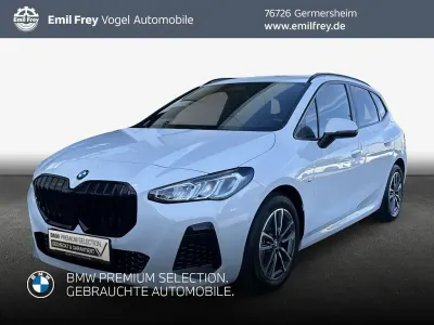 Gebraucht BMW 220 Active Tourer Performance 156 PS (114 kW) 2023 Weiß Van / Kleinbus