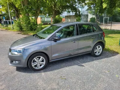 Gebraucht VW Polo 69 PS (50 kW) 2013 Grau Kleinwagen