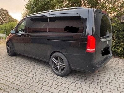 Mercedes V220