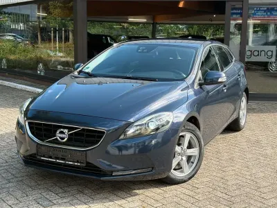 Gebraucht Volvo V40 You! 150 PS (110 kW) 2015 Blau Limousine
