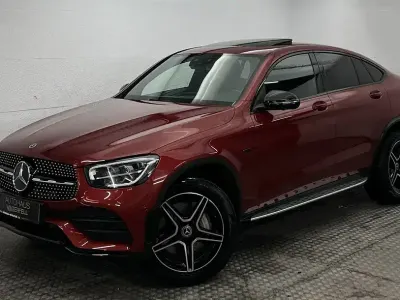 Gebraucht Mercedes GLC300e AMG 320 PS (235 kW) 2020 Rot SUV