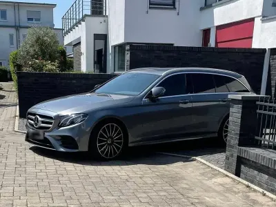 Gebraucht Mercedes E250 AMG line 211 PS (155 kW) 2017 Kombi