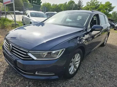 Gebraucht VW Passat Comfortline 150 PS (110 kW) 2015 Night blue metallic Kombi