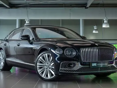 Gebraucht Bentley Flying Spur 635 PS (467 kW) 2024 Blau Limousine