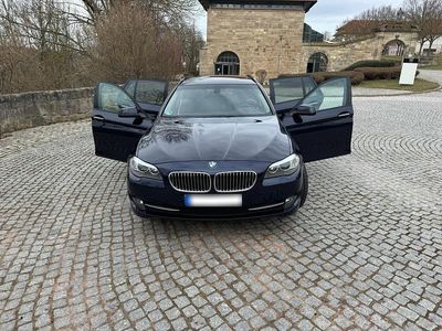 Gebraucht BMW 525 Sport Line 218 PS (160 kW) 2013 Blau Kombi