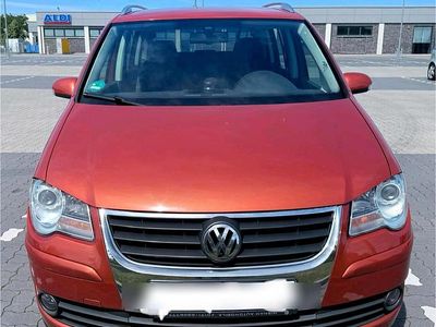 Rot Gebraucht 2008 VW Touran Van / Kleinbus | 4.499 € (Fairer Preis)