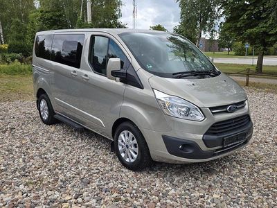 Silber Gebraucht 2017 Ford Tourneo Titanium Van / Kleinbus | 25.990 € (Guter Preis)