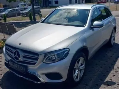 Gebraucht Mercedes GLC250 Exclusive 204 PS (150 kW) 2019 Iridiumsilber SUV