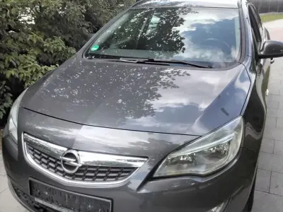 Gebraucht Opel Astra Selection 120 PS (88 kW) 2012 Grau Kombi