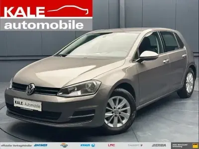 Gebraucht VW Golf VII Comfortline 105 PS (77 kW) 2015 Grau Limousine