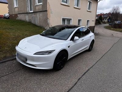 Gebraucht Tesla Model 3 Standard Range 208 kW (283 PS) 2024 Weiß Limousine