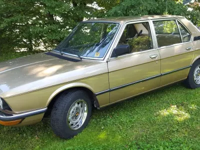 Brugt BMW 518 90 HK (66 kW) 1980 Guld Sedan