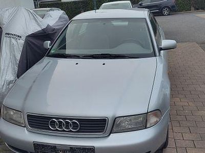 Silber Gebraucht 1998 Audi A4 Ambiente Limousine | 2.400 € (Fairer Preis)