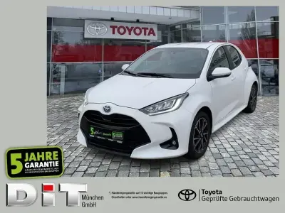 Gebraucht Toyota Yaris Team 116 PS (85 kW) 2022 Weiß Kleinwagen