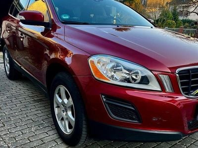 Gebraucht Volvo XC60 Momentum 136 PS (100 kW) 2012 Rot SUV