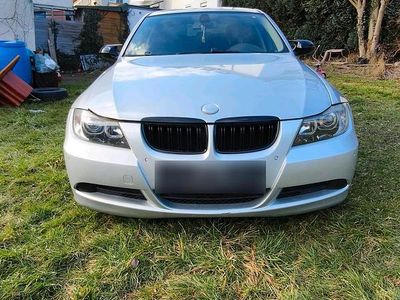 Gebraucht BMW 320 140 PS (102 kW) 2005 Silber Limousine