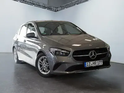 Gebraucht Mercedes B200 Progressive 163 PS (119 kW) 2025 Grau Kleinwagen