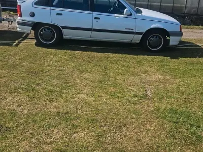 Gebraucht Opel Kadett 75 PS (55 kW) 1991 Weiß Kleinwagen