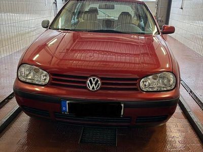Beige Gebraucht 1998 VW Golf Basis Limousine | 2.950 € (Etwas zu teuer)